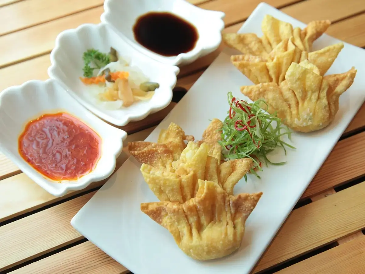 Cheung-Hing-Chinese-restaurant-fried-wonton-CA Fried wonton Cheung Hing, a Chinese restaurant in CA